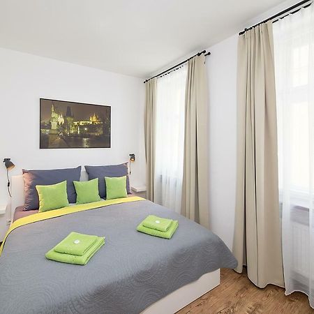 Apartment Near City Centre With Parking Place Praga Exterior foto